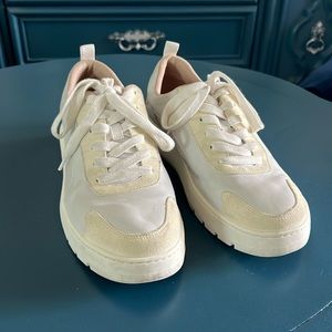 Vionic Sneakers 9.5